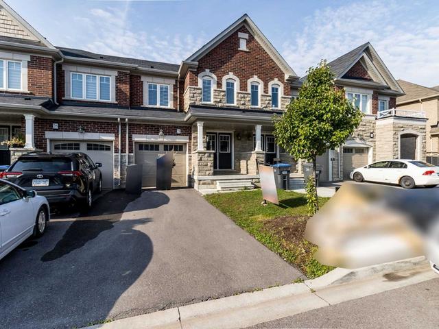 28 Hoover Rd, House attached with 3 bedrooms, 4 bathrooms and 3 parking in Brampton ON | Image 1