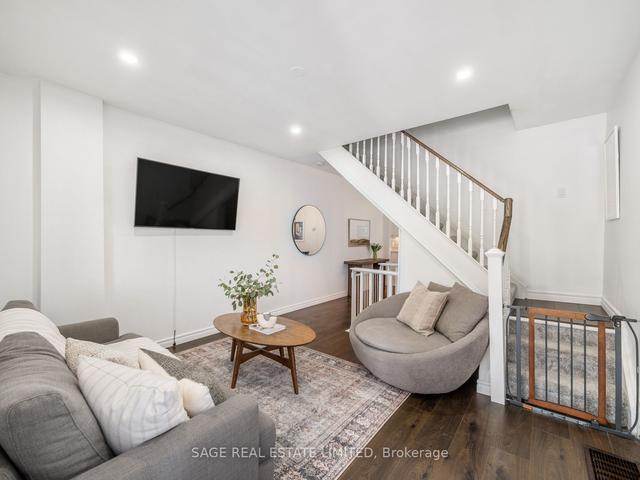 396 Victoria Park Ave, House semidetached with 3 bedrooms, 2 bathrooms and 1 parking in Toronto ON | Image 12
