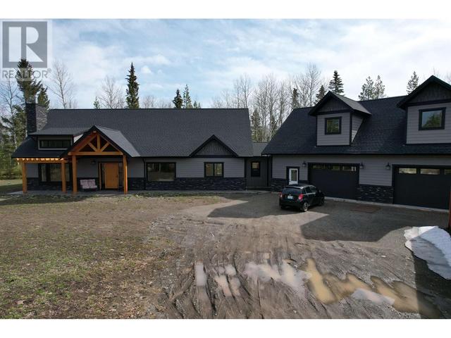 7048 Stockyard Road, House detached with 3 bedrooms, 4 bathrooms and null parking in Cariboo L BC | Image 2
