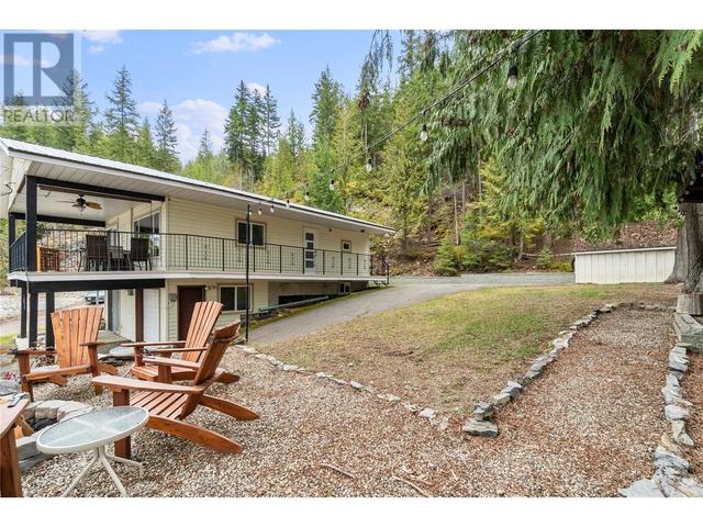 3624 Eagle Bay Road, House detached with 2 bedrooms, 1 bathrooms and 1 parking in Columbia Shuswap C BC | Image 1