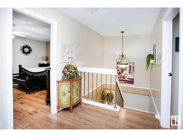 18519 70 Av Nw, House detached with 4 bedrooms, 2 bathrooms and null parking in Edmonton AB | Image 33