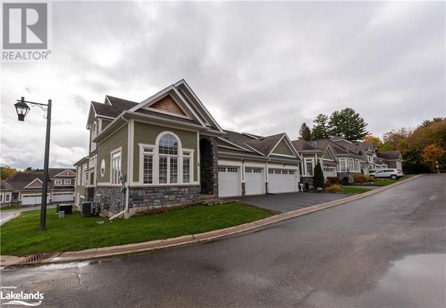2 Stormont Court, House attached with 4 bedrooms, 4 bathrooms and 4 parking in Bracebridge ON | Card Image