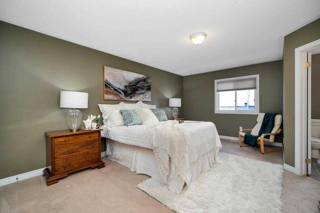 2491 Old Brompton Way, House attached with 3 bedrooms, 3 bathrooms and 5 parking in Oakville ON | Image 19