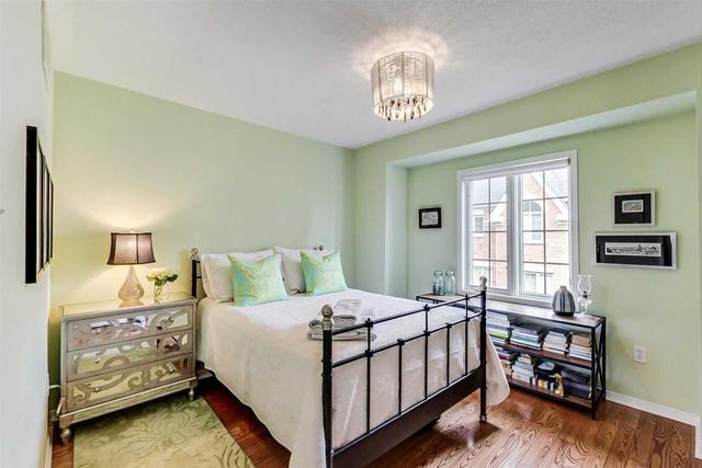 th4 - 130 Tenth St, Townhouse with 2 bedrooms, 3 bathrooms and 2 parking in Toronto ON | Image 4