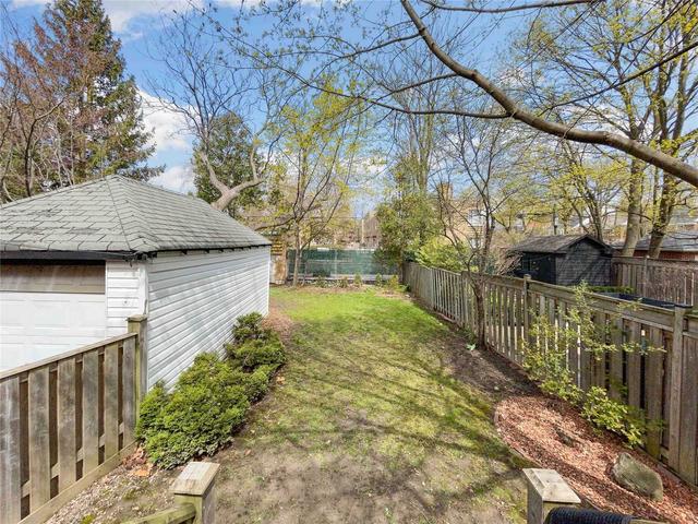 34 St Cuthberts Rd, House detached with 3 bedrooms, 3 bathrooms and 3 parking in Toronto ON | Image 28