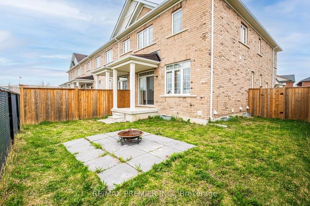 10 Angela St, House attached with 4 bedrooms, 4 bathrooms and 3 parking in Bradford West Gwillimbury ON | Image 33