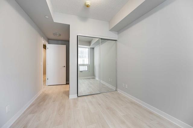 310 - 2221 Yonge St, Condo with 1 bedrooms, 2 bathrooms and 0 parking in Toronto ON | Image 3