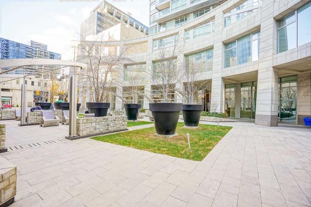 4401 - 2191 Yonge St, Condo with 1 bedrooms, 2 bathrooms and 1 parking in Toronto ON | Image 18
