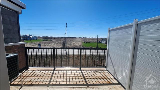 220 Pilot Private, House attached with 2 bedrooms, 3 bathrooms and 1 parking in Ottawa ON | Image 6