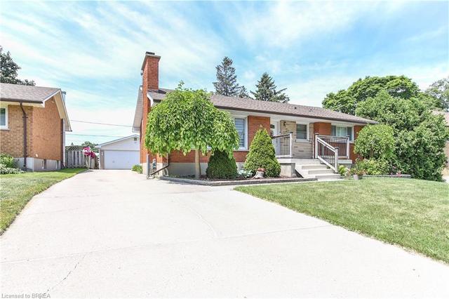 213 King Edward Avenue, House detached with 3 bedrooms, 1 bathrooms and 8 parking in London ON | Image 4