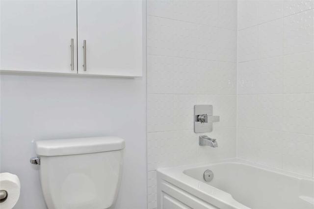 901 - 7890 Bathurst St, Condo with 2 bedrooms, 2 bathrooms and 1 parking in Vaughan ON | Image 12