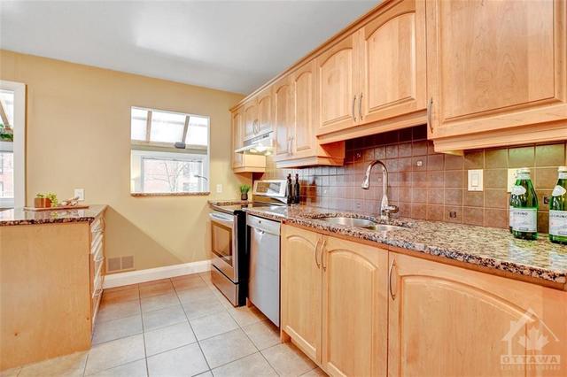 497 Wilbrod Street, Townhouse with 3 bedrooms, 3 bathrooms and 1 parking in Ottawa ON | Image 9