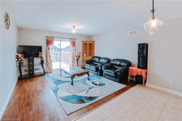 115 Manning Drive, House detached with 3 bedrooms, 2 bathrooms and 5 parking in Chatham Kent ON | Image 3