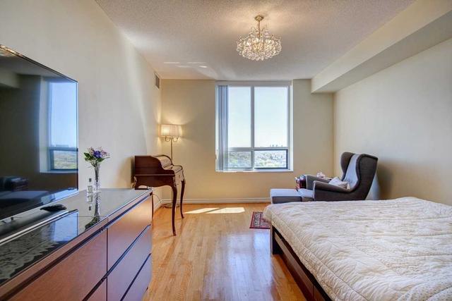 2317 - 18 Sommerset Way, Condo with 2 bedrooms, 2 bathrooms and 1 parking in Toronto ON | Image 14
