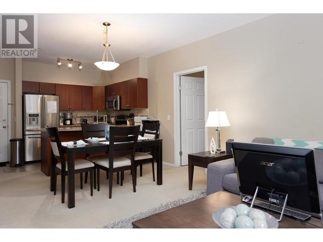 1203 - 1875 Country Club Drive, Condo with 2 bedrooms, 2 bathrooms and 2 parking in Kelowna BC | Image 11