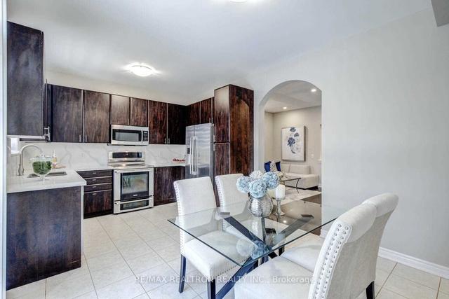 404 Lady Nadia Dr E, House detached with 3 bedrooms, 4 bathrooms and 2 parking in Vaughan ON | Image 5