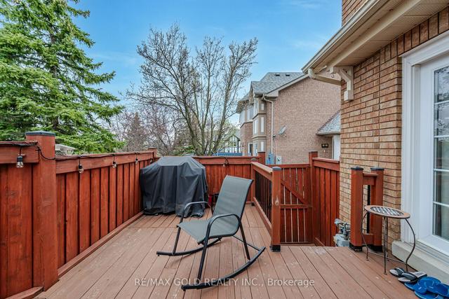 157 Ural Circ, House attached with 3 bedrooms, 2 bathrooms and 3 parking in Brampton ON | Image 27