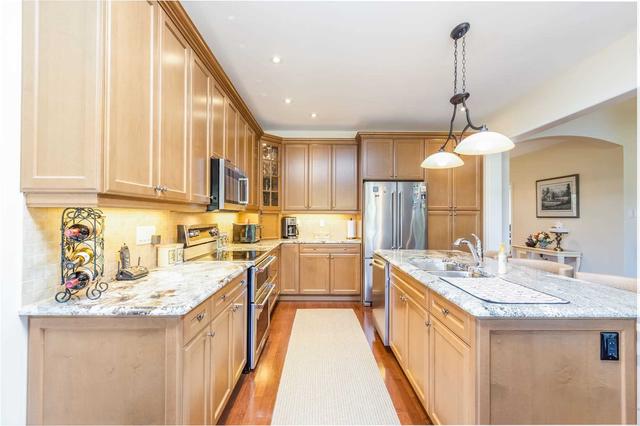 12 Mill St, House detached with 3 bedrooms, 2 bathrooms and 6 parking in Kawartha Lakes ON | Image 3