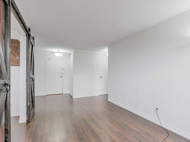 902 - 120 St Patrick St, Condo with 1 bedrooms, 1 bathrooms and 0 parking in Toronto ON | Image 4