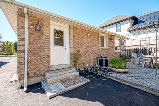 221 Colborne Ave, House detached with 3 bedrooms, 2 bathrooms and 6 parking in Richmond Hill ON | Image 31