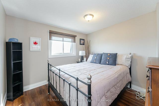 85 - 85 Ashton Cres, Townhouse with 3 bedrooms, 2 bathrooms and 3 parking in Brampton ON | Image 5