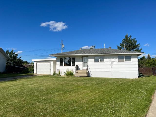 500 5 Avenue, House detached with 4 bedrooms, 2 bathrooms and 3 parking in Yellowhead County AB | Image 4