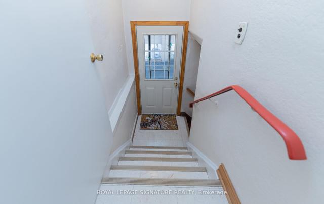 111 Gorman Park Rd, House detached with 3 bedrooms, 2 bathrooms and 3 parking in Toronto ON | Image 18