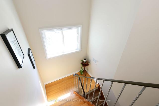 14 Louisa St, House semidetached with 3 bedrooms, 3 bathrooms and 3 parking in Toronto ON | Image 10