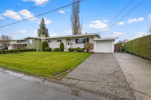 46080 Camrose Avenue, House detached with 6 bedrooms, 3 bathrooms and null parking in Chilliwack BC | Card Image