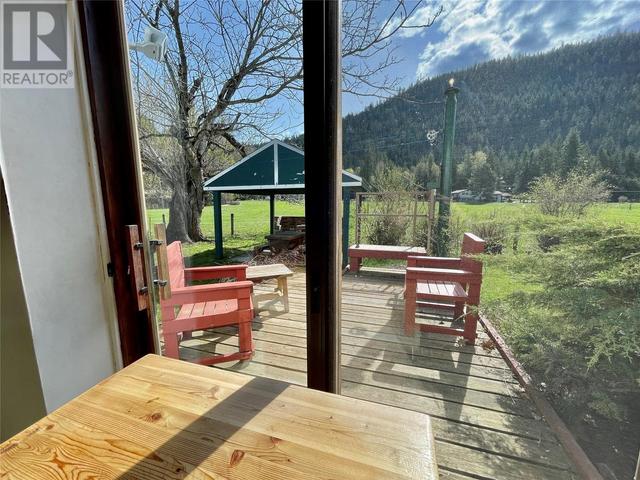 2015 Kerr Road, House detached with 3 bedrooms, 1 bathrooms and 10 parking in Sicamous BC | Image 13