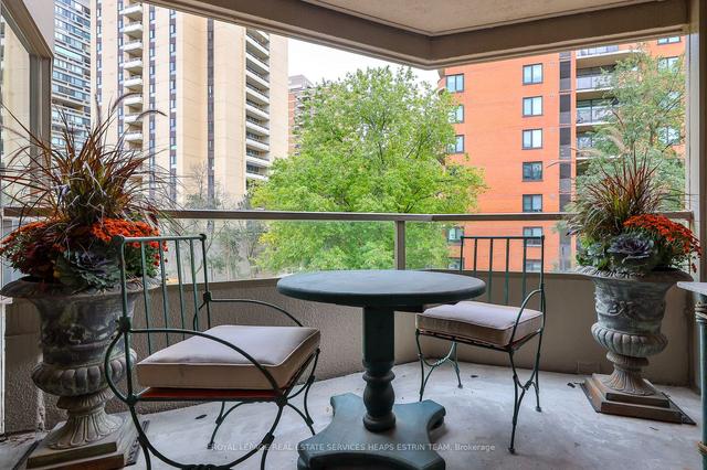 405 - 18 Lower Village Gate, Condo with 2 bedrooms, 2 bathrooms and 2 parking in Toronto ON | Image 14