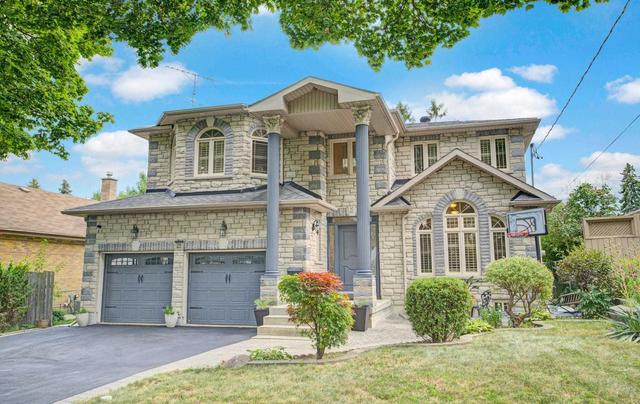 25 Lockheed Blvd, House detached with 4 bedrooms, 5 bathrooms and 6 parking in Toronto ON | Image 1