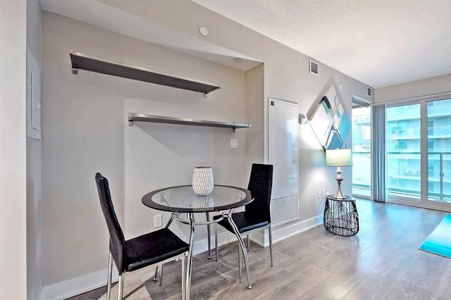 1703 - 89 Mcgill St, Condo with 1 bedrooms, 1 bathrooms and 0 parking in Toronto ON | Image 3
