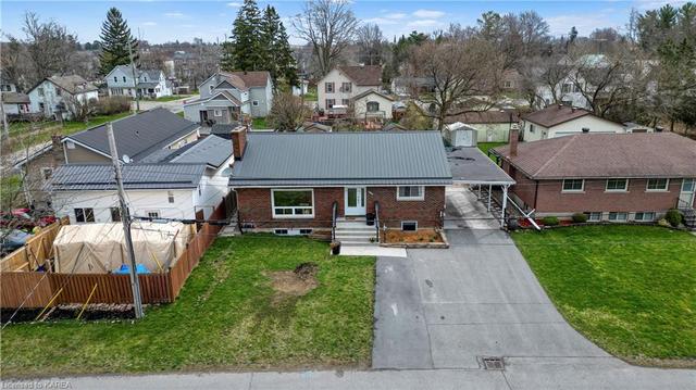 185 Elm Street, House detached with 5 bedrooms, 2 bathrooms and 7 parking in Gananoque ON | Image 37