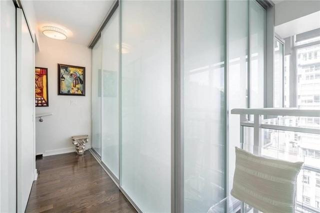 uph14 - 21 Nelson St, Condo with 1 bedrooms, 2 bathrooms and 2 parking in Toronto ON | Image 13