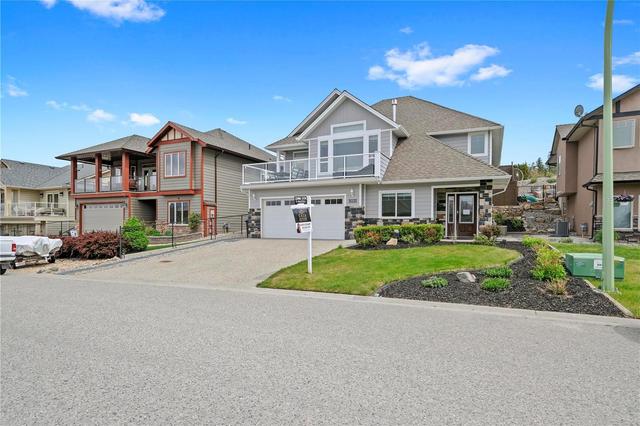 5035 Seon Crescent, House detached with 4 bedrooms, 3 bathrooms and 4 parking in Kelowna BC | Card Image