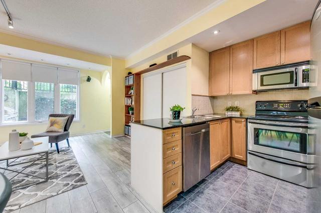th33 - 80 Carr St, Townhouse with 2 bedrooms, 1 bathrooms and 1 parking in Toronto ON | Image 7
