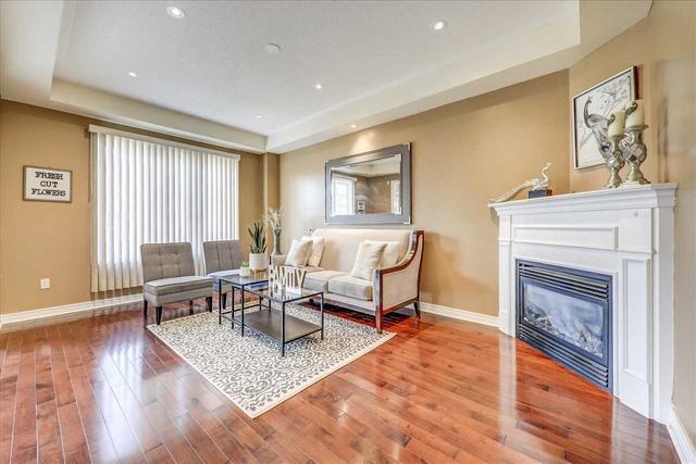 21 Rouge Bank Dr, House detached with 4 bedrooms, 4 bathrooms and 4 parking in Markham ON | Image 3