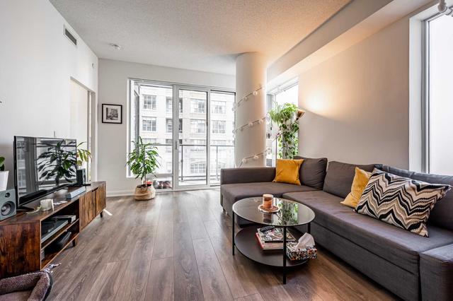 303 - 435 Richmond St W, Condo with 2 bedrooms, 2 bathrooms and 0 parking in Toronto ON | Image 1