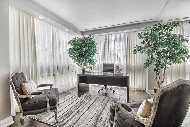 301 - 150 Heath St, Condo with 2 bedrooms, 2 bathrooms and 2 parking in Toronto ON | Image 5