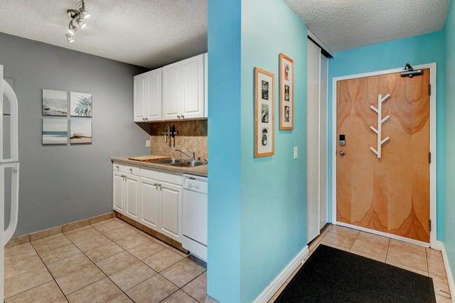 1203 - 4944 Dalton Drive Nw, Condo with 2 bedrooms, 1 bathrooms and 1 parking in Calgary AB | Image 5