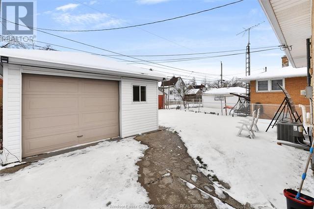 1829 Drouillard Road, House detached with 4 bedrooms, 2 bathrooms and null parking in Windsor ON | Image 6