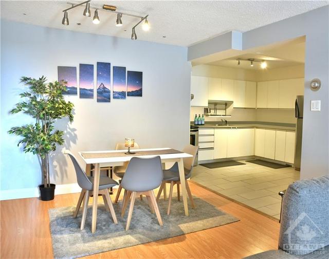 1504 - 200 Bay Street, Condo with 2 bedrooms, 1 bathrooms and 1 parking in Ottawa ON | Image 5