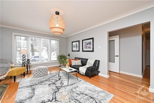 2403 Sudbury Avenue, House detached with 3 bedrooms, 2 bathrooms and 4 parking in Ottawa ON | Image 5