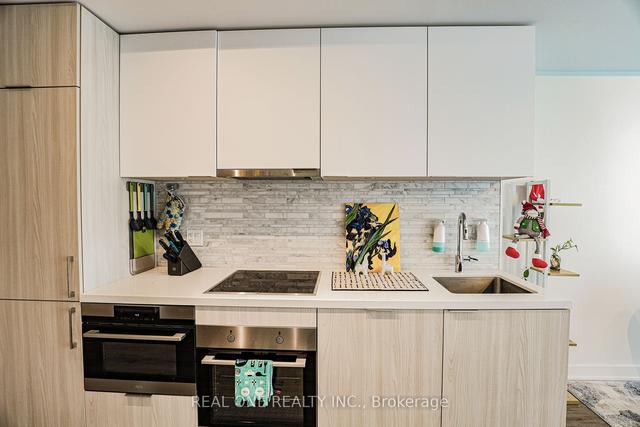 606 - 15 Queens Quay E, Condo with 1 bedrooms, 1 bathrooms and 0 parking in Toronto ON | Image 2