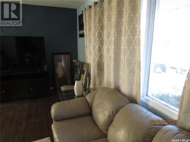 301 Halifax Street N, House detached with 3 bedrooms, 1 bathrooms and null parking in Regina SK | Image 3