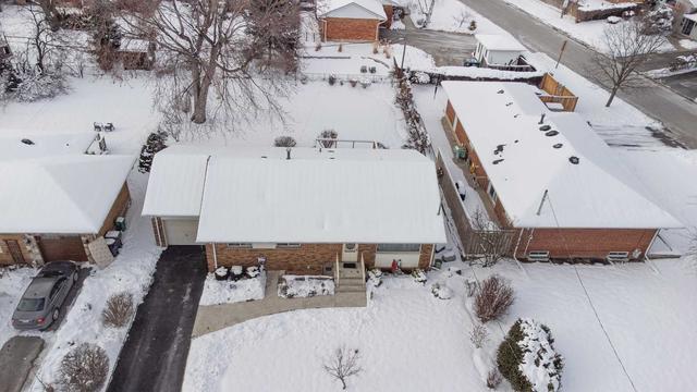18 Suburban Dr, House detached with 3 bedrooms, 1 bathrooms and 3 parking in Mississauga ON | Image 25