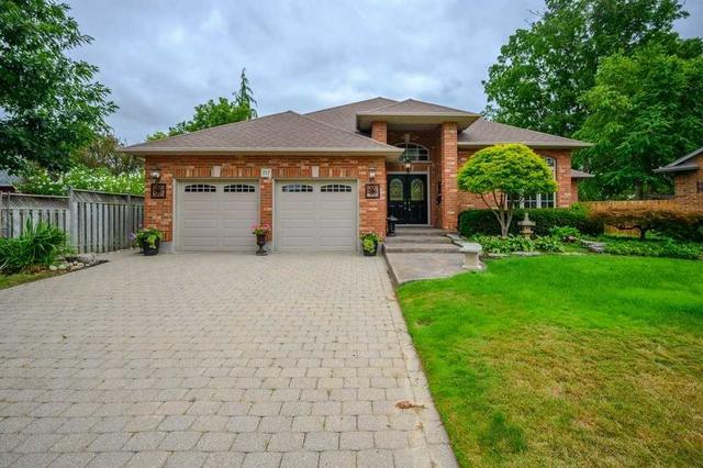 717 Bateman Crt, House detached with 3 bedrooms, 3 bathrooms and 4 parking in Burlington ON | Card Image