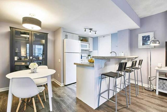 th 59 - 93 The Queensway, Townhouse with 1 bedrooms, 1 bathrooms and 1 parking in Toronto ON | Image 5