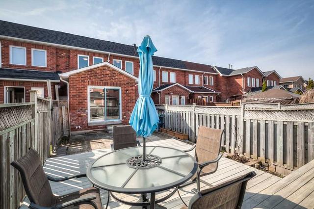 77 Ruby Cres, House attached with 3 bedrooms, 3 bathrooms and 4 parking in Richmond Hill ON | Image 33